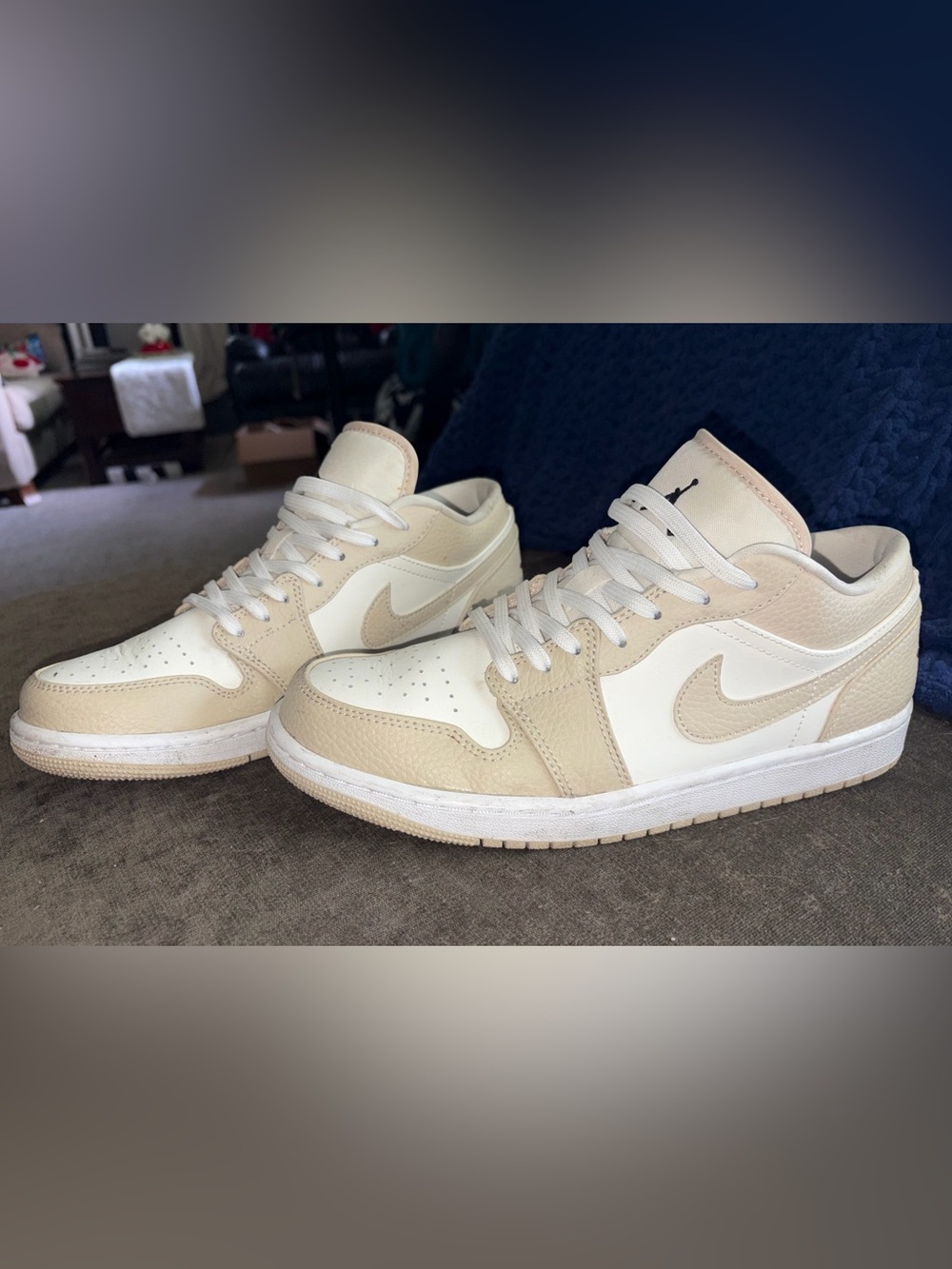 Jordan Low-Top Sneakers in Cream and White - Picture 4 of 5